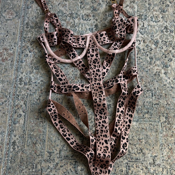 *Rare* Victoria Secret Leopard Teddy ~ Medium - Picture 1 of 3